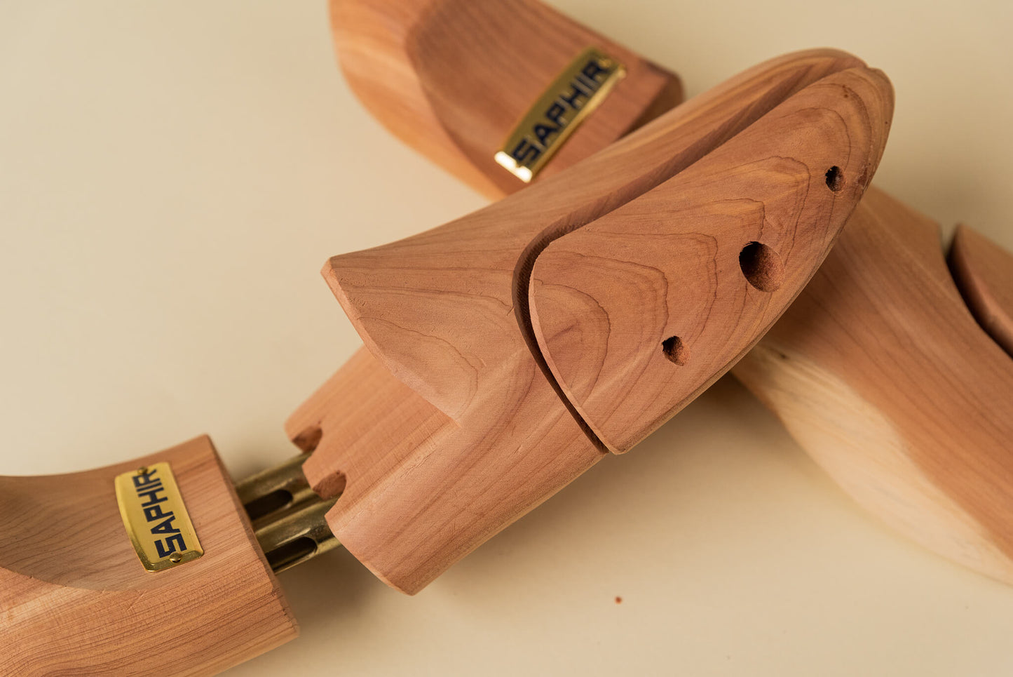 Saphir Beauté du cuir Cedar Shoe Trees - Brillare 4