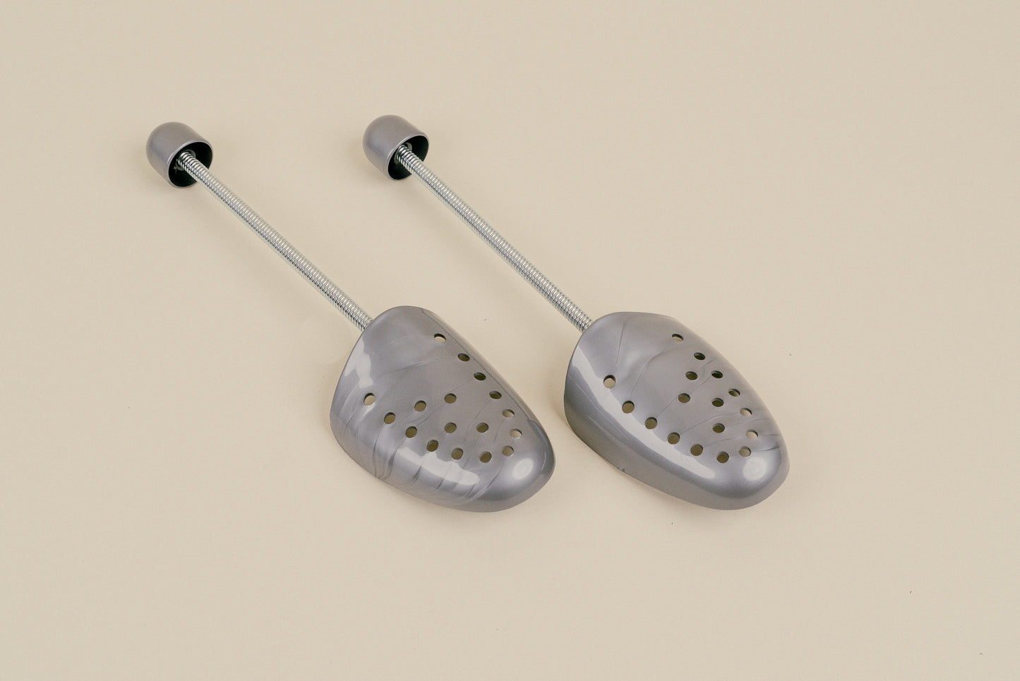 Brillaré plastic lightweight spring loaded shoe trees for sneakers and shoes. Made in Italy