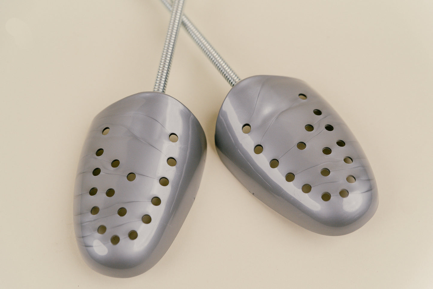 Brillaré plastic lightweight spring loaded shoe trees for sneakers and shoes. Made in Italy 4