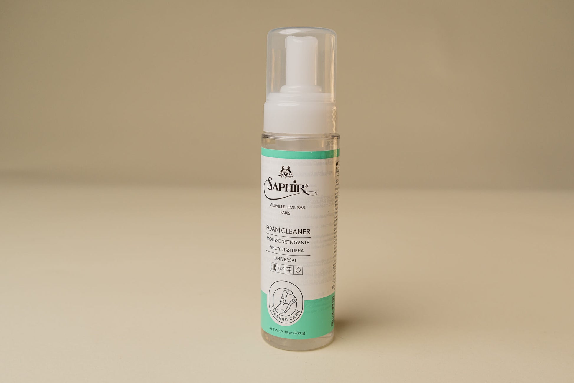 Saphir Medaille d'Or Foam Cleaner for sneaker cleaning and leather shoe cleaning