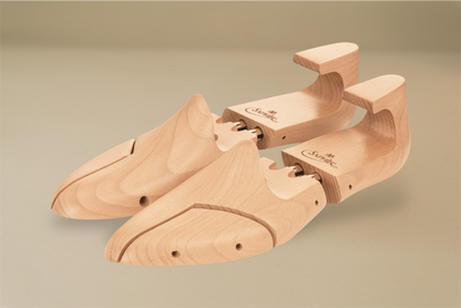 Saphir Medaille d'Or Beech Wood Luxury Shoe Trees for Oxfords and Loafers. Brillare is a Saphir reseller in Calgary, Alberta, Canada offering the best for shoe shines and polish.
