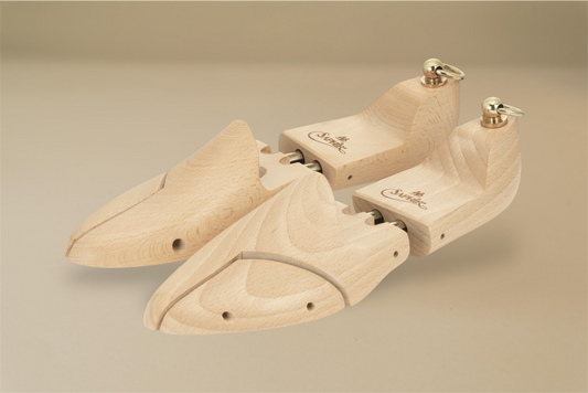 Saphir Medaille d'Or Beech Wood Luxury Shoe Trees for Derbies. Brillare is a Saphir reseller in Calgary, Alberta, Canada offering the best for shoe shines and polish.