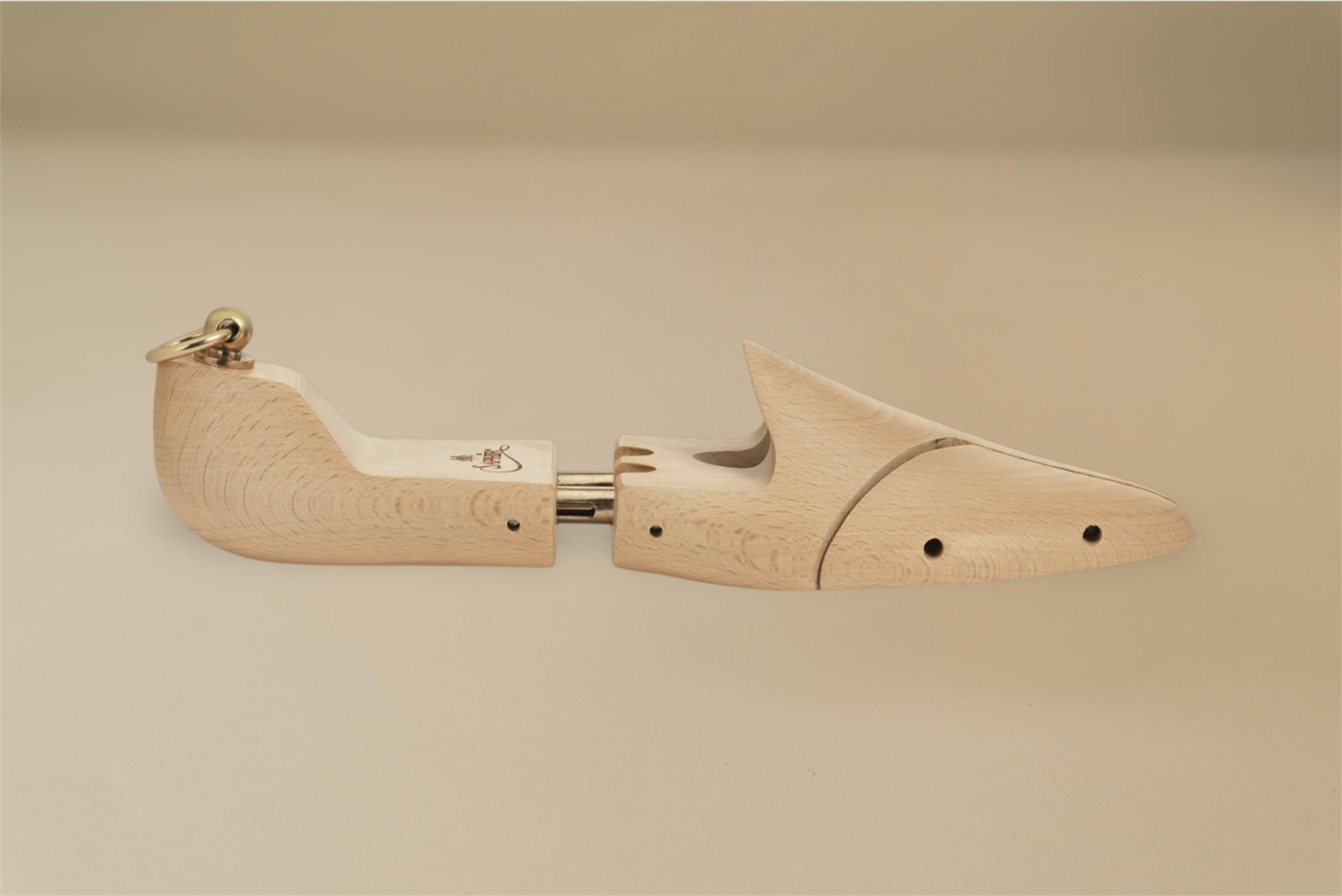 Saphir Medaille d'Or Beech Wood Luxury Shoe Trees for Derbies. Brillare is a Saphir reseller in Calgary, Alberta, Canada offering the best for shoe shines and polish.