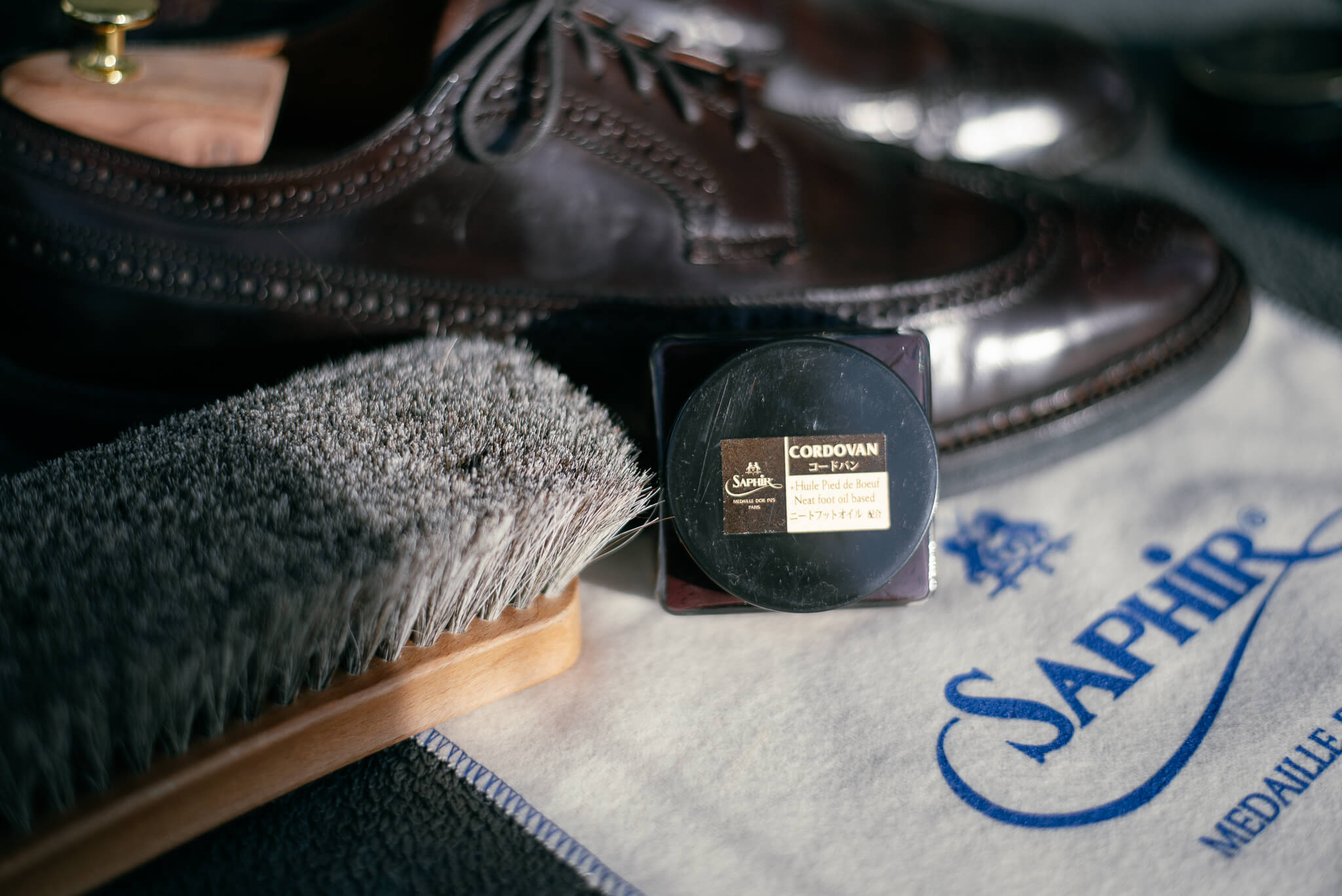 Brillare - Alden 975 with Saphir cordovan cream #8 with brush, Saphir shoe trees, and saphir polish cloth
