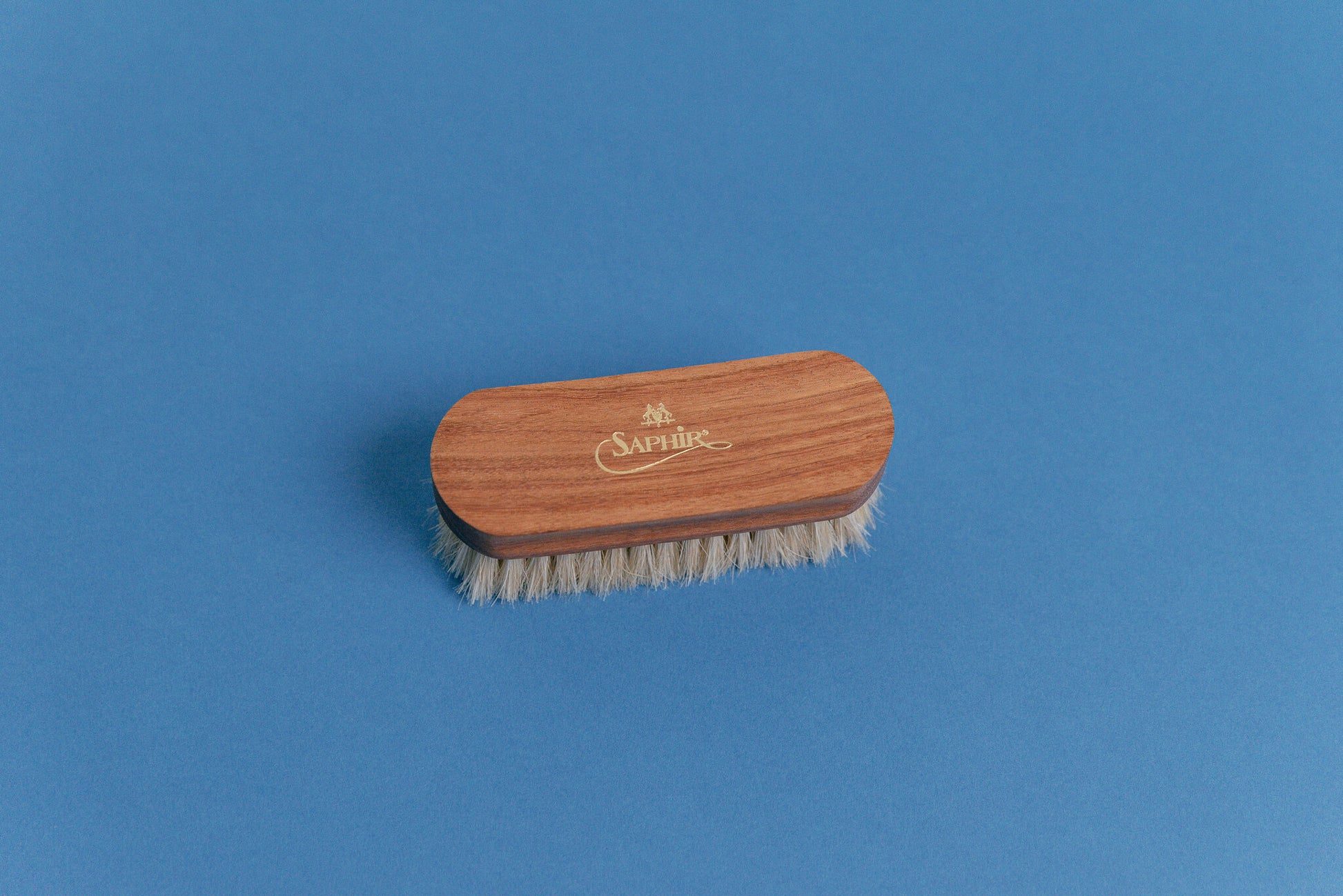 Saphir Medaille d'Or Mini Horse Hair Brush close up shot of top