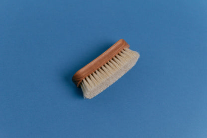 Saphir Medaille d'Or Mini Horse Hair Brush close up shot of bristles