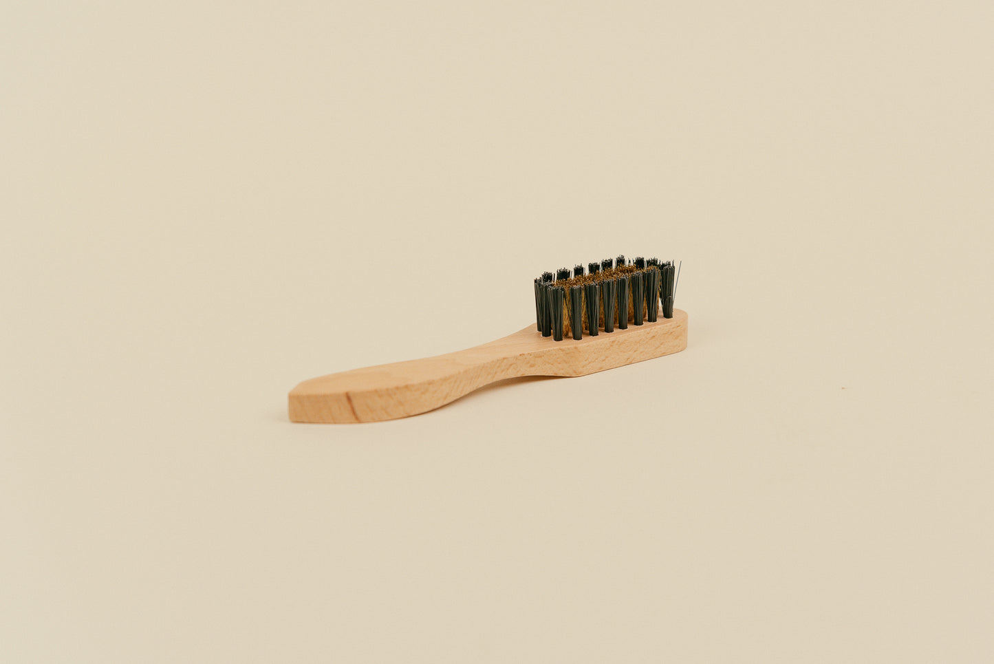 Saphir Beauté Du Cuir Brass Suede Brush 3