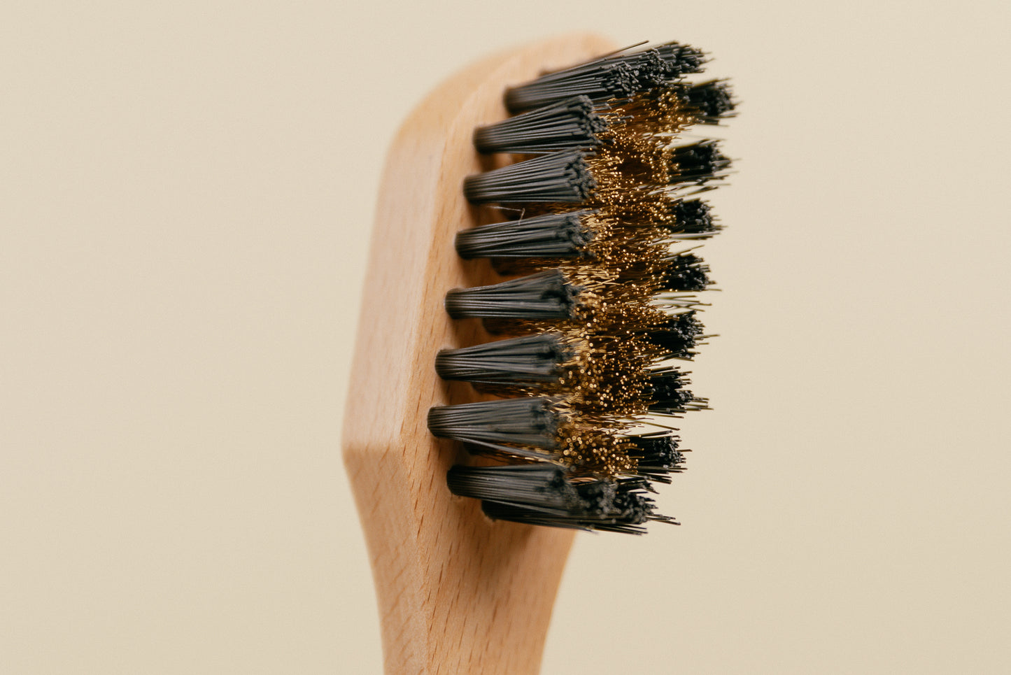 Saphir Beauté Du Cuir Brass Suede Brush 4