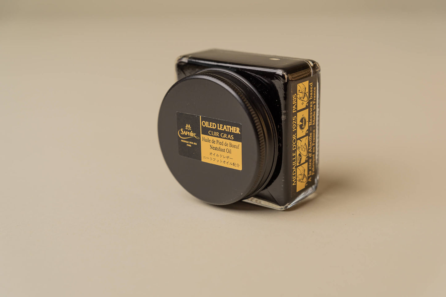 Saphir Medaille d'Or Oiled leather cream Black - Brillare 