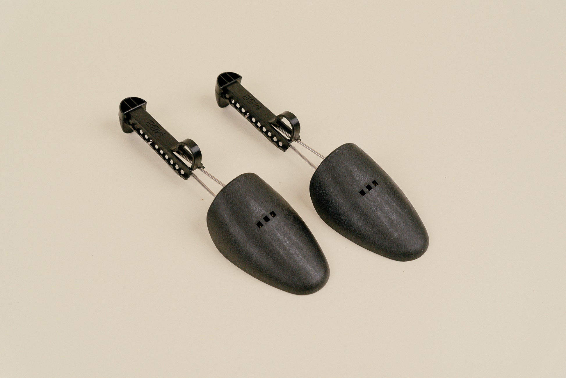 Black Lightweight Adjustable Shoe Trees