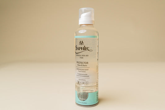 Saphir Medaille d'Or protector bottle. Water and stain protector